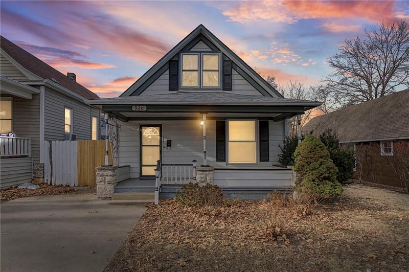 920 42nd St, Kansas City, MO 64111