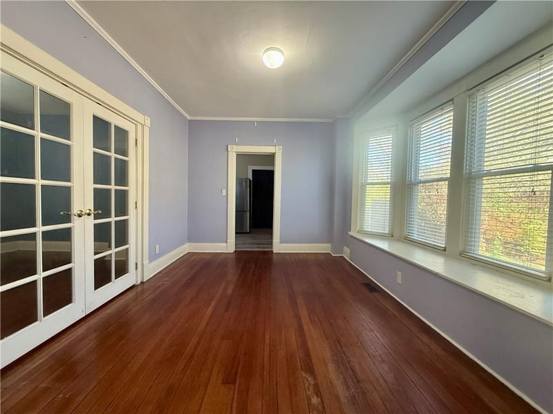 920 42nd St, Kansas City, MO 64111