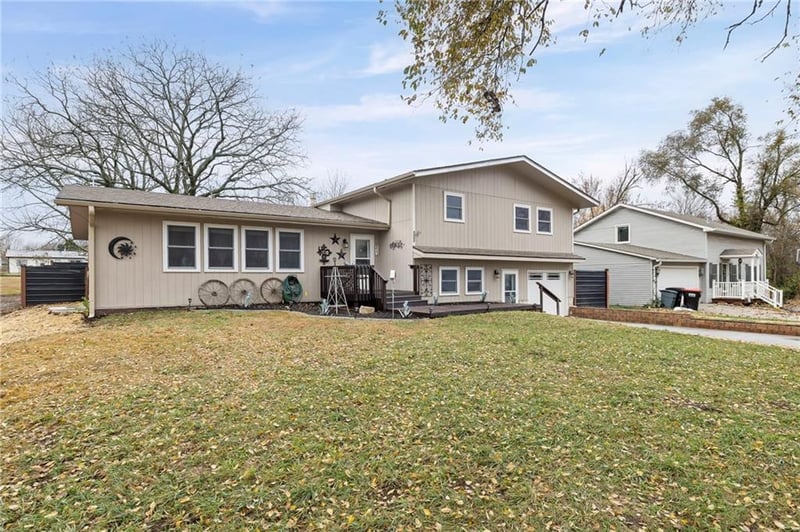211 Lincoln St, Garnett, KS 66032