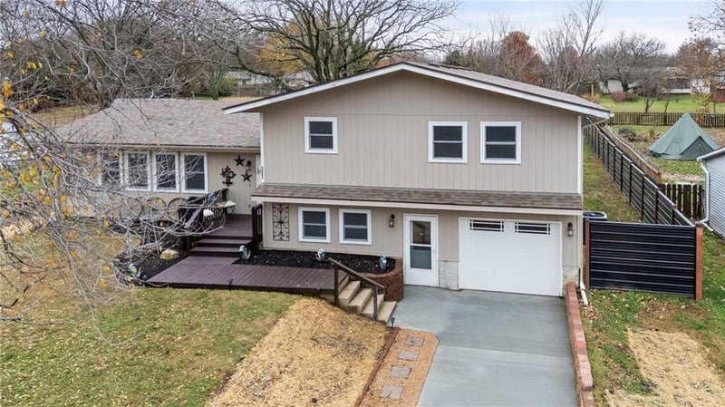 211 Lincoln St, Garnett, KS 66032
