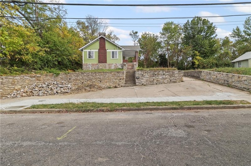 5617 Indiana Ave, Kansas City, MO 64130