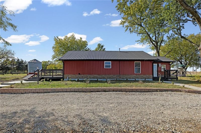 22244 1400th Rd, Garnett, KS 66032