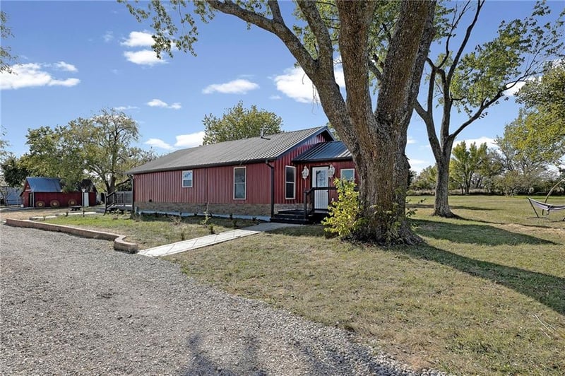 22244 1400th Rd, Garnett, KS 66032