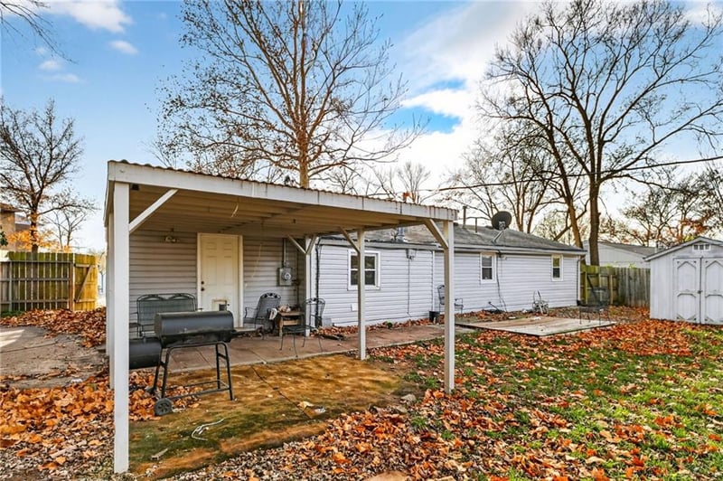 200 63rd Ter, Kansas City, MO 64118