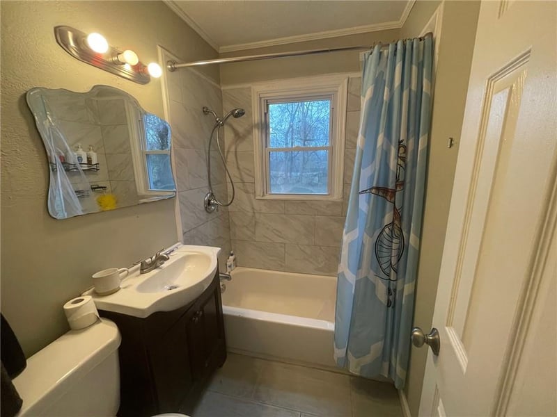 7905 Brooklyn Ave, Kansas City, MO 64132