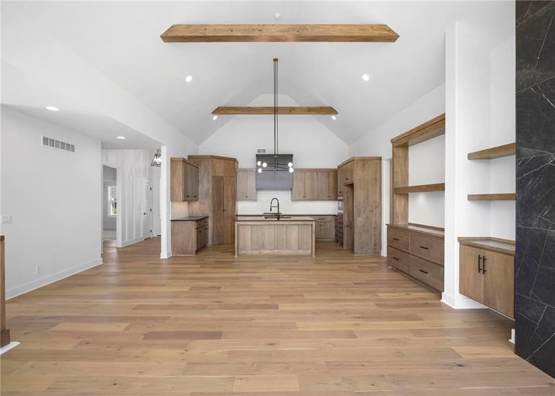 18625 Reinhardt St, Overland Park, KS 66085