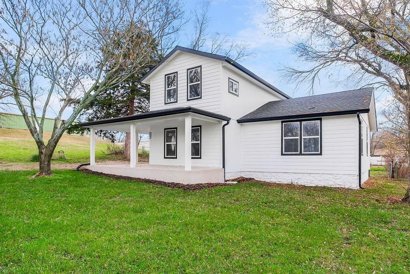 619 Main St, Mound City, KS 66056