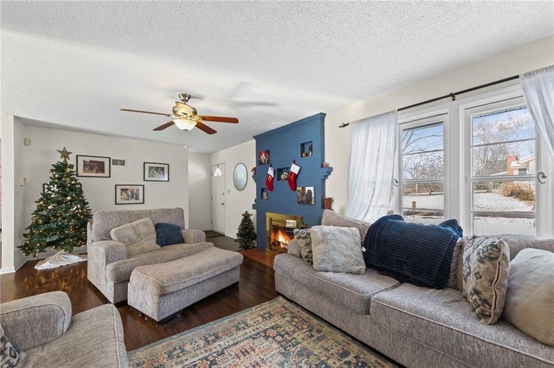 407 61st Ter, Kansas City, MO 64118