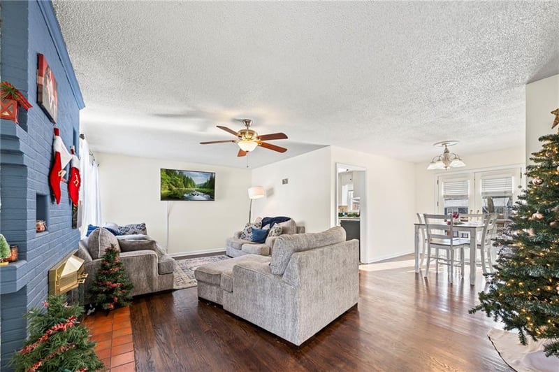 407 61st Ter, Kansas City, MO 64118