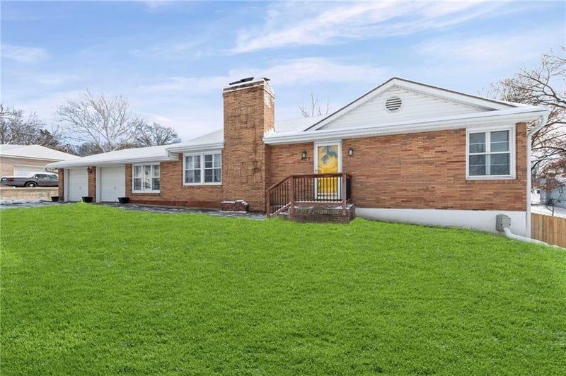 407 61st Ter, Kansas City, MO 64118