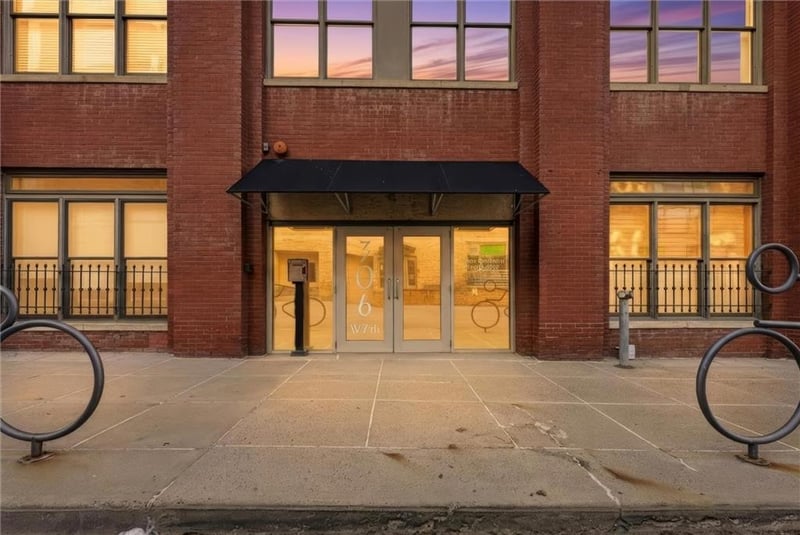 306 W 7 St #203, Kansas City, MO 64105