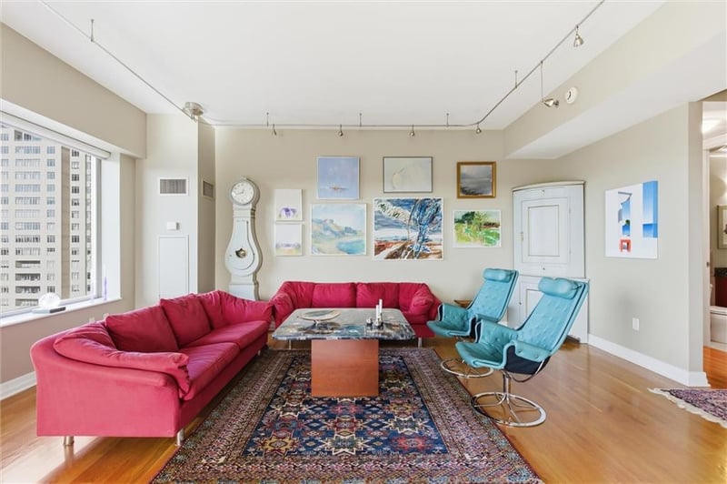 4950 Central St #805, Kansas City, MO 64112