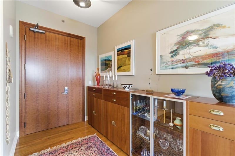 4950 Central St #805, Kansas City, MO 64112