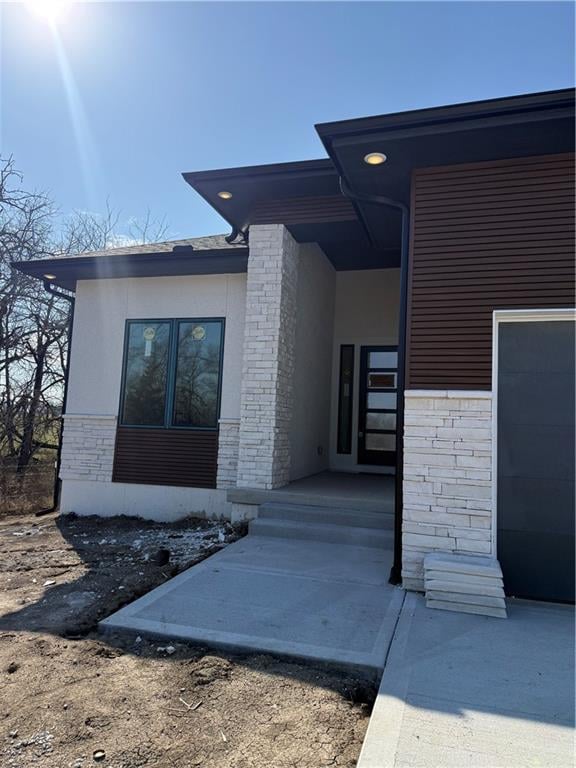 18616 Ironwood St, Overland Park, KS 66085