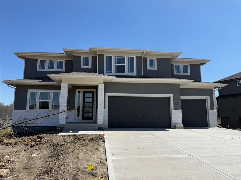 18605 Ironwood St, Overland Park, KS 66085
