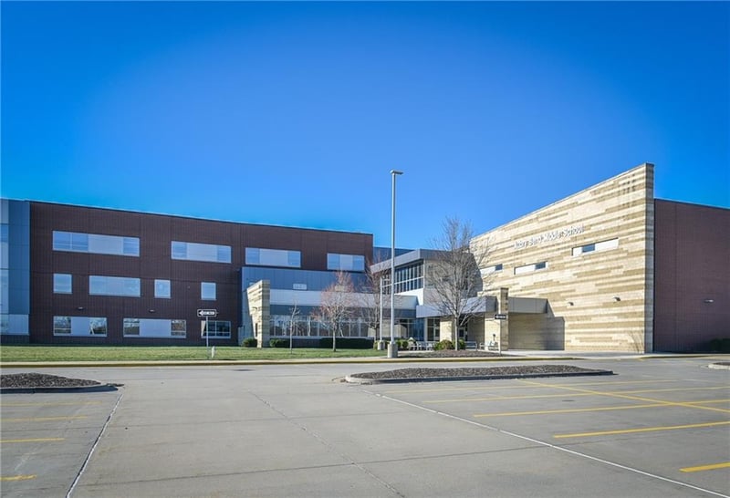 12515 183rd Ter, Overland Park, KS 66013