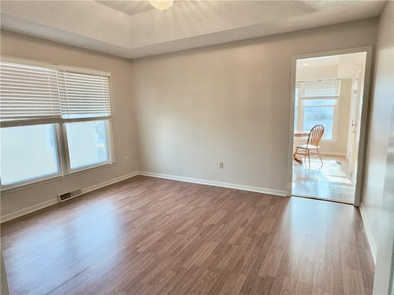 11051 97th Cir, Overland Park, KS 66214