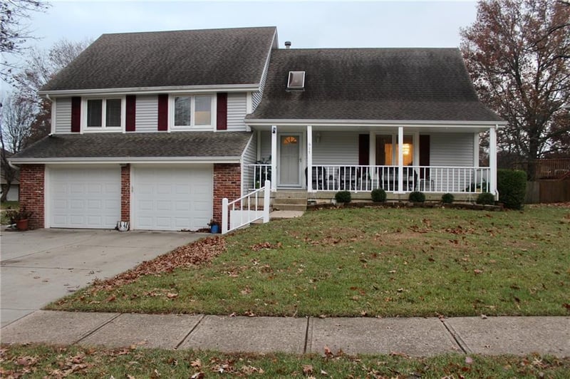 617 Birchwood Dr, Lee's Summit, MO 64086