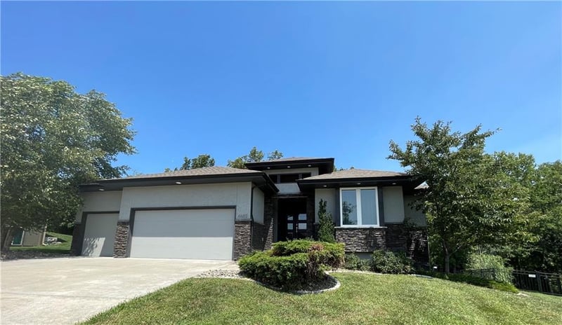 4602 71st St, Kansas City, MO 64151