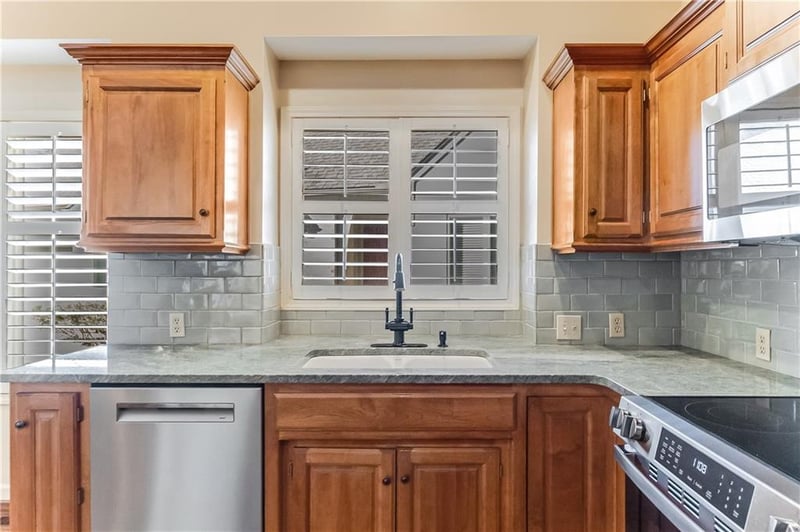 6306 145th St, Overland Park, KS 66223