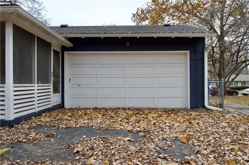 6121 Hunter St, Raytown, MO 64133