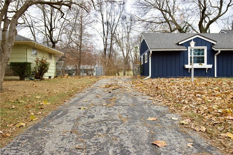 6121 Hunter St, Raytown, MO 64133