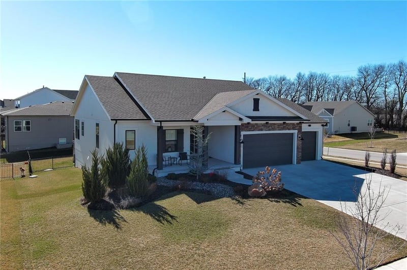 19013 W 188th Ter, Spring Hill, KS 66083