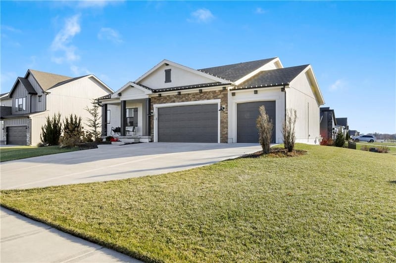 19013 W 188th Ter, Spring Hill, KS 66083