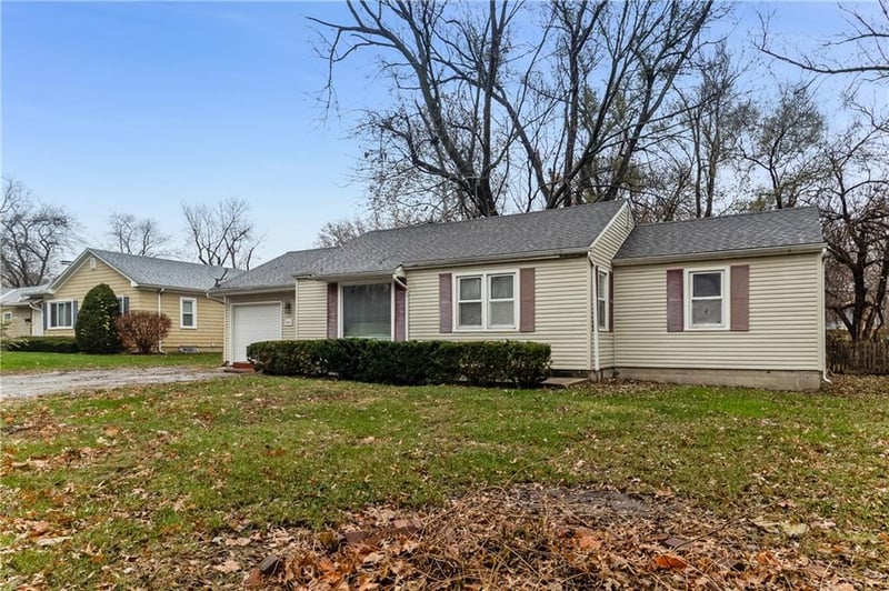 8107 Antioch Rd, Overland Park, KS 66204