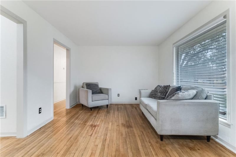 8107 Antioch Rd, Overland Park, KS 66204