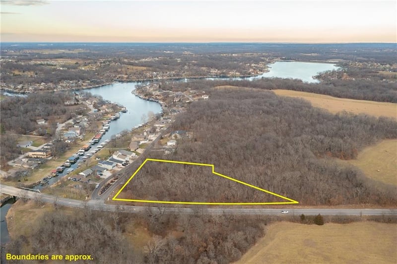 0000 S St, Lake Lotawana, MO 64086