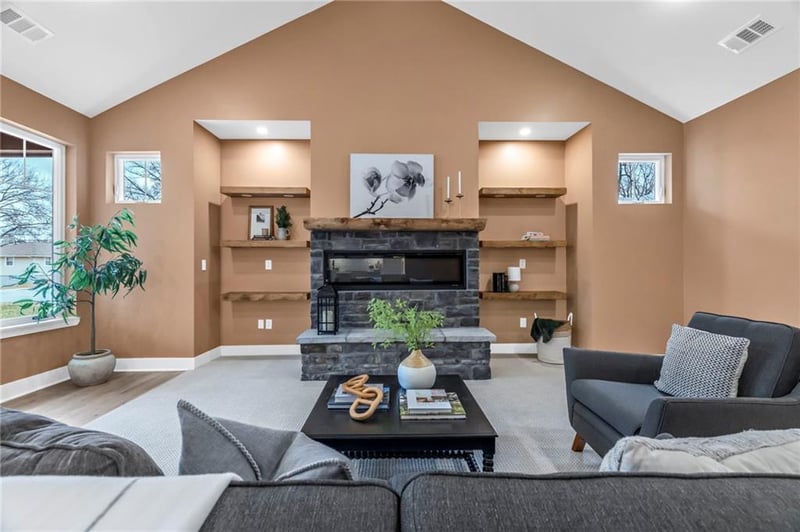920 14th St, Leavenworth, KS 66048