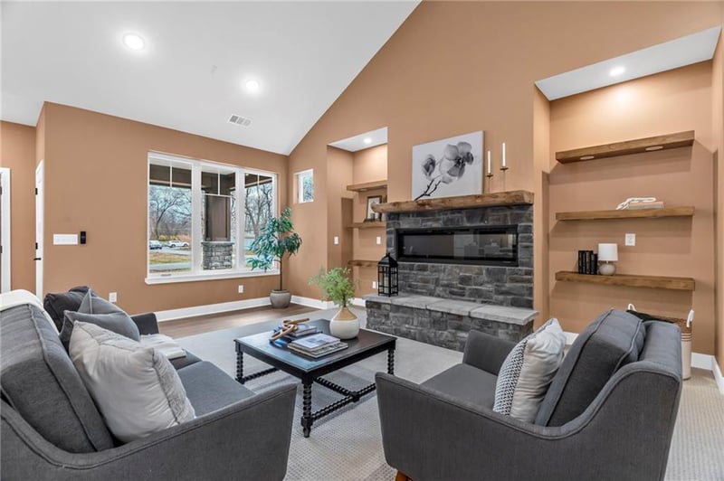920 14th St, Leavenworth, KS 66048