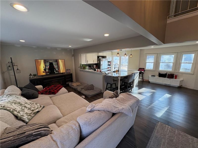 9111 101st Ter, Overland Park, KS 66212