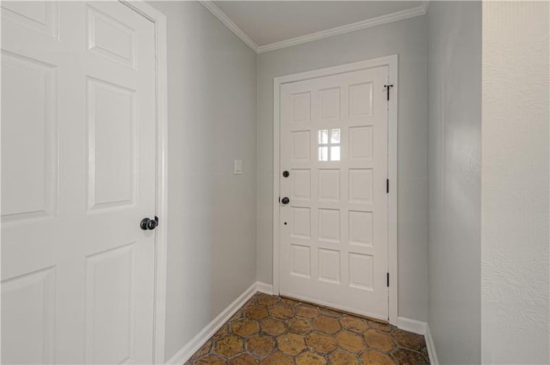 10209 Foster St, Overland Park, KS 66212