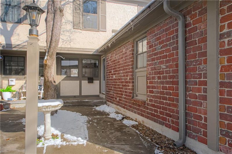 10209 Foster St, Overland Park, KS 66212