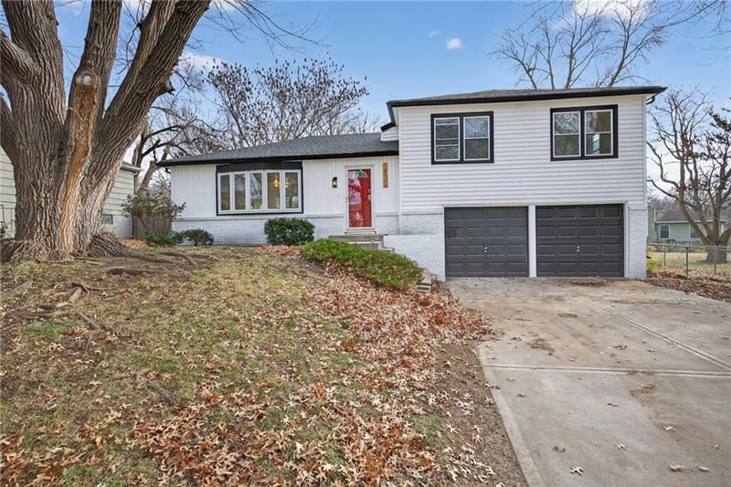 10223 Dearborn Dr, Overland Park, KS 66207