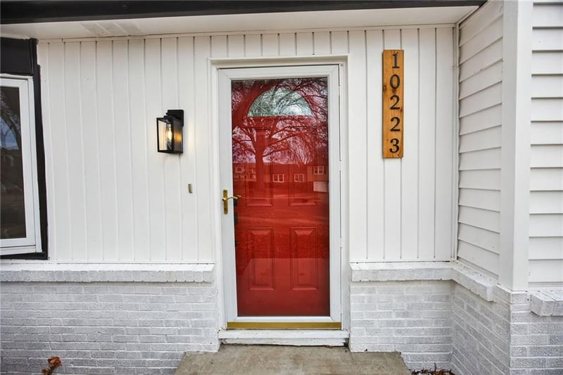 10223 Dearborn Dr, Overland Park, KS 66207