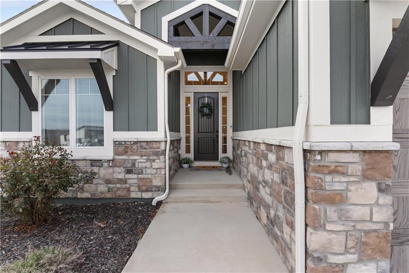 8904 Clarion Ave, Kansas City, MO 64153