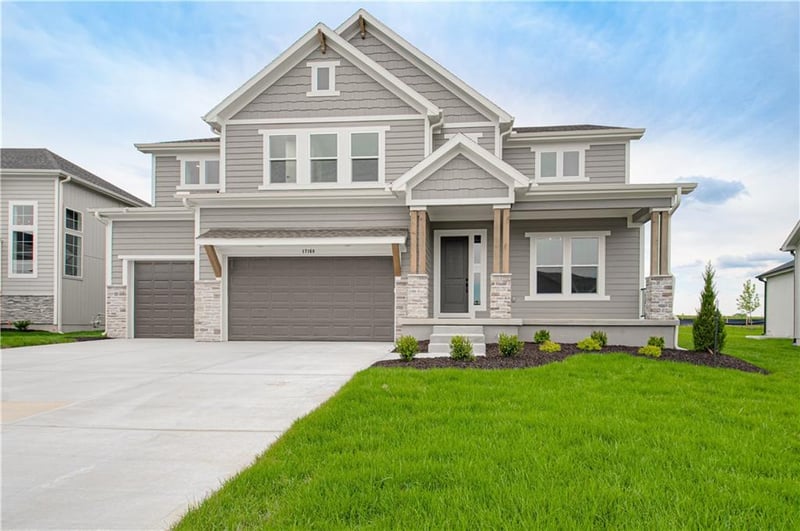 17168 S Laurelwood St, Olathe, KS 66062