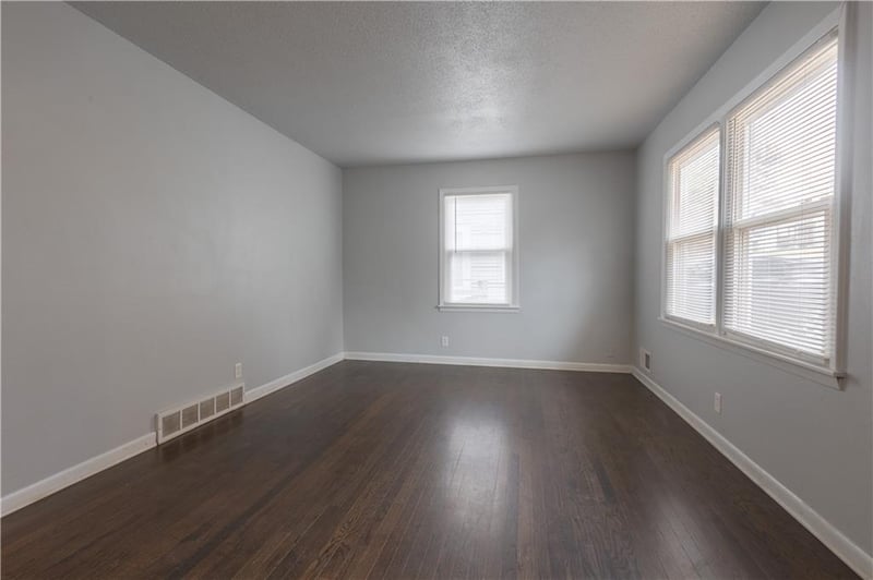 3916 Spruce Ave, Kansas City, MO 64117