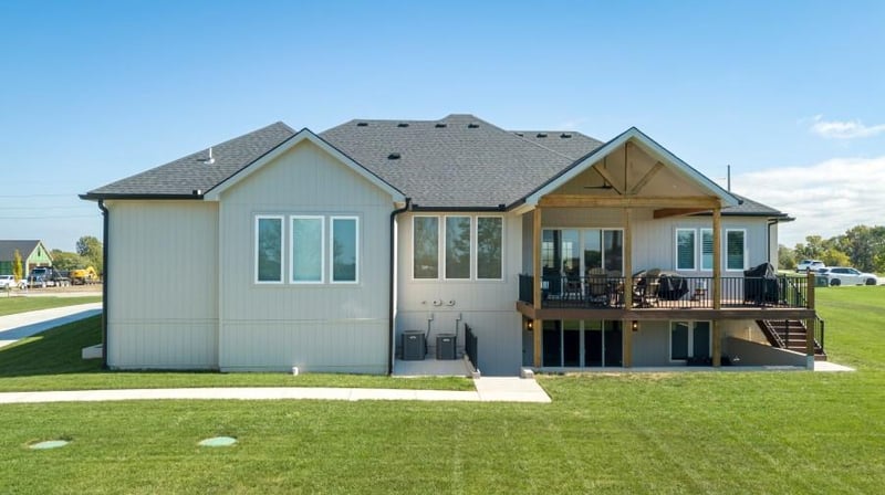 9806 Ingrid St, De Soto, KS 66018