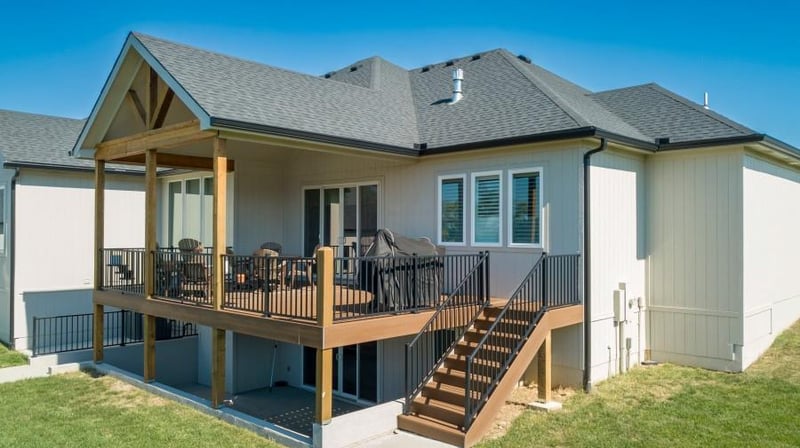 9806 Ingrid St, De Soto, KS 66018