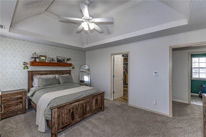 620 River Falls Rd, Edwardsville, KS 66111