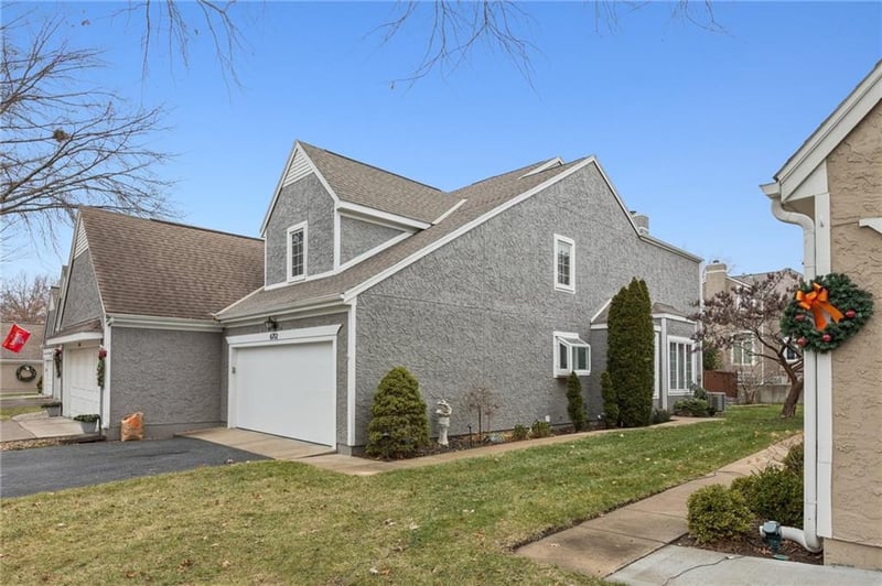 6712 W 126th Ct, Overland Park, KS 66209