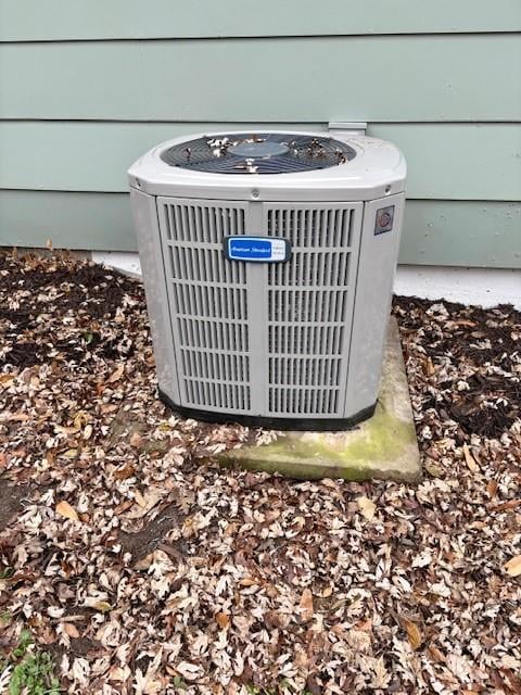 5820 60th St, Kansas City, MO 64119