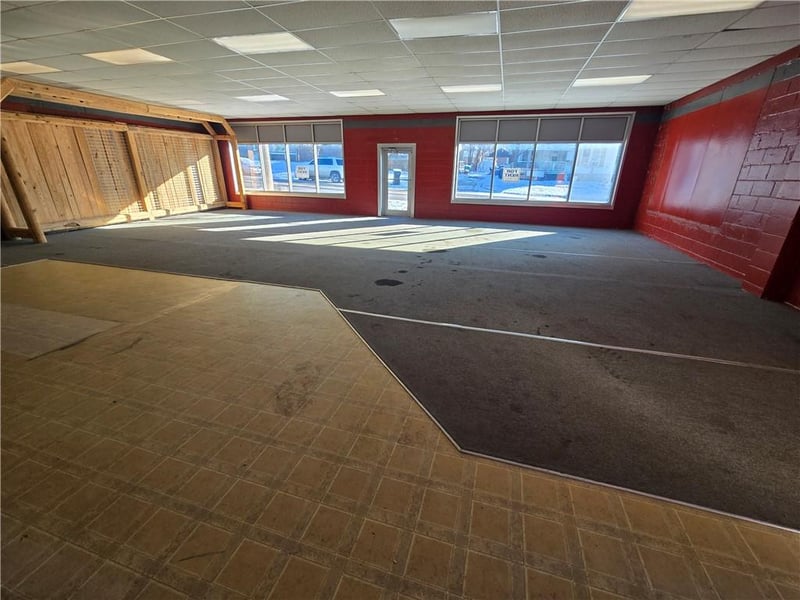 302 Silver St, Paola, KS 66071