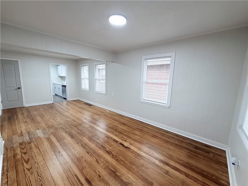 5229 8th St, Kansas City, MO 64124