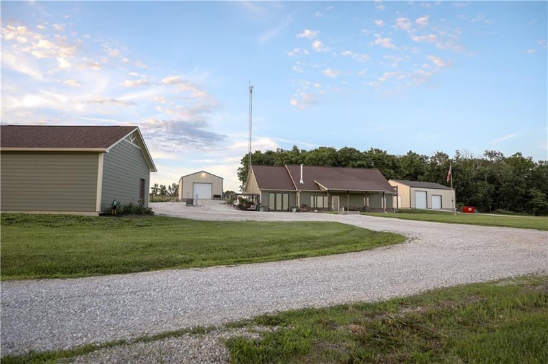 1193 23 Hw, Windsor, MO 65360