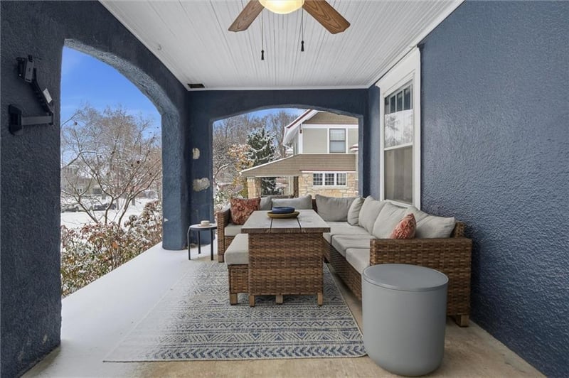 21 55th Ter, Kansas City, MO 64113